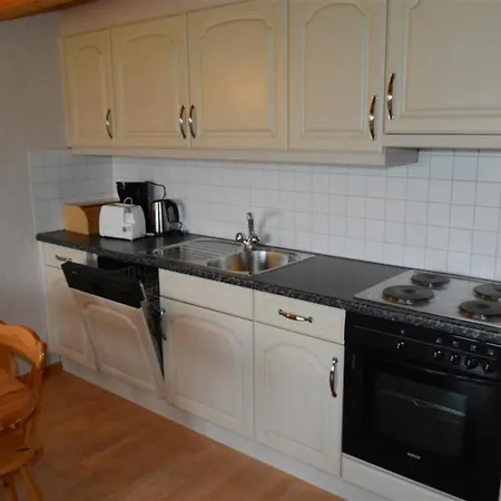 Anne - 2- Stock Appartement-fewo- Dusche Oder Bad- Wc 12-bettwohnung By Interhome Hornkessel